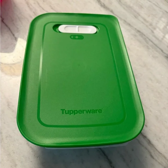 NWOT Tupperware Fridgesmart Container - Picture 4 of 6